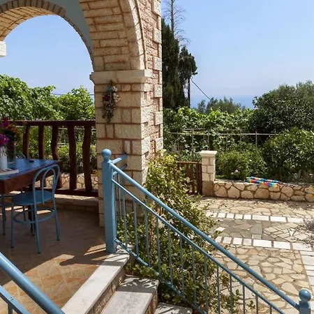 Anna's - Private Pool & Playground Villa