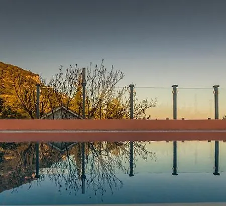 Anna's - Private Pool & Playground Villa *