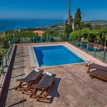 Anna's - Private Pool & Playground