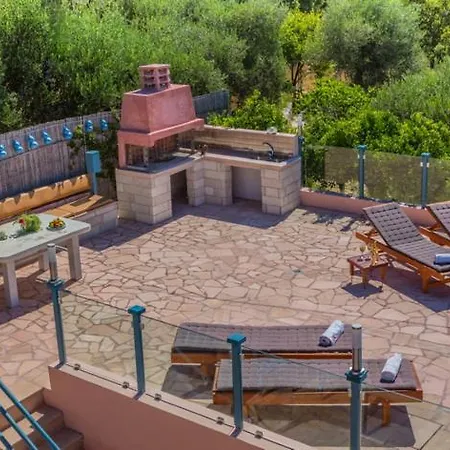 Willa Anna's - Private Pool & Playground *